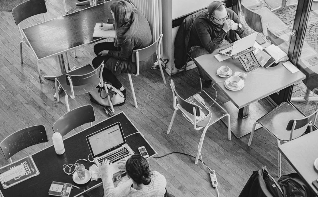 A business communication scenario being practised in an online session