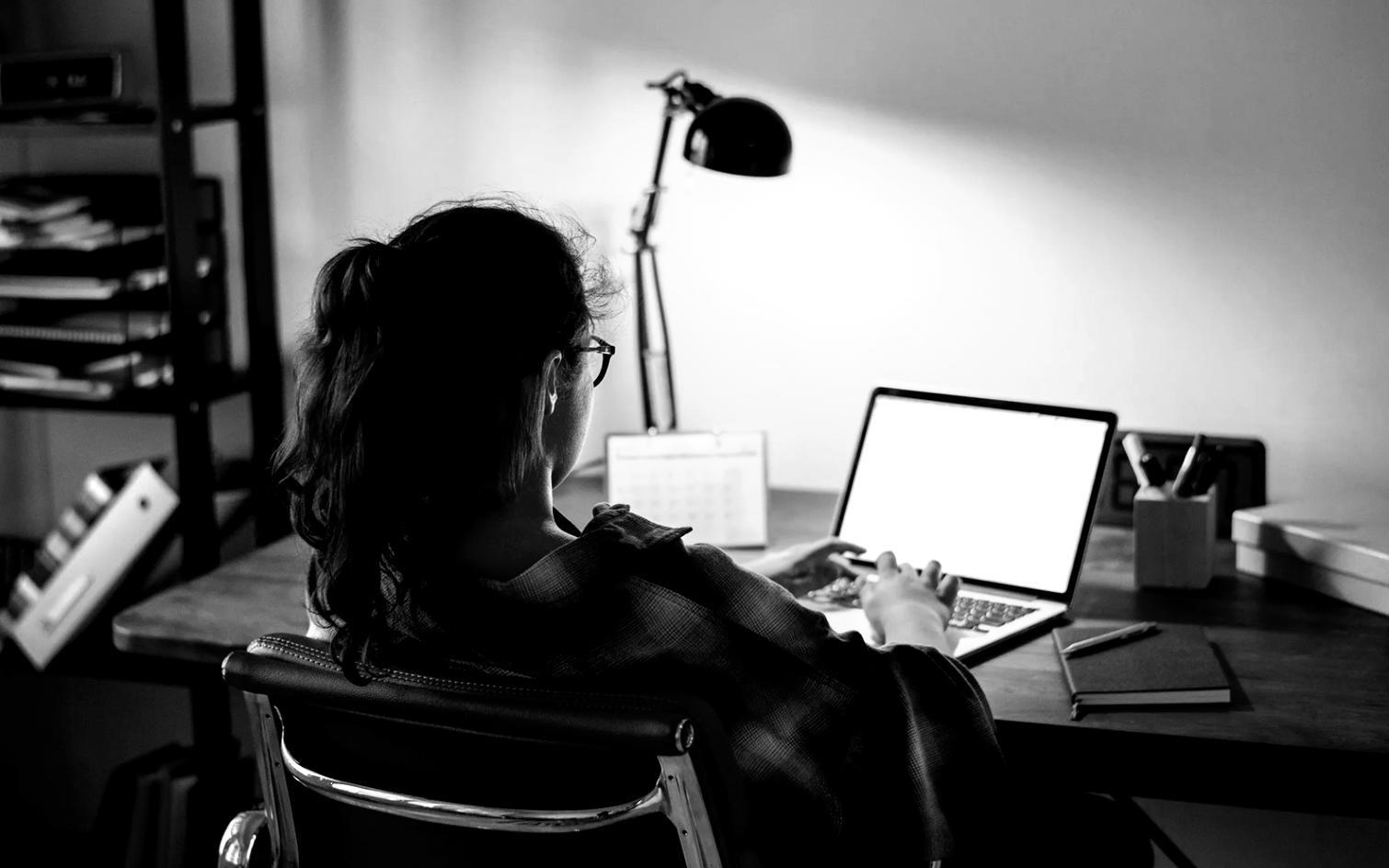 Online workshop interface showing assignment and feedback tools